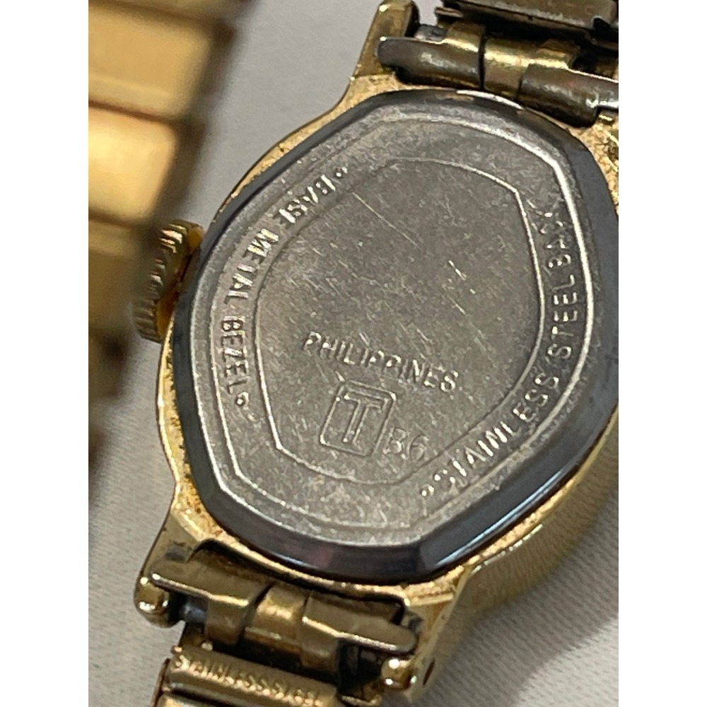 Timex Womens Vintage Gold Tone Oval Watch Arabic Numeral Dial Expansion Band - Picture 4 of 4
